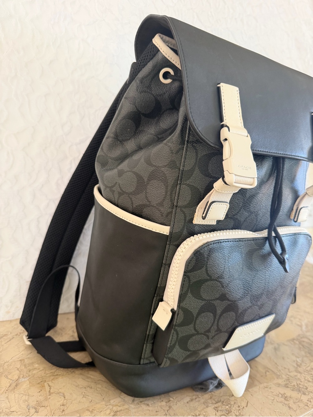 Coach Black & Chalk coated Signature leather unisex men’s track Backpack C6654 - Picture 5 of 14
